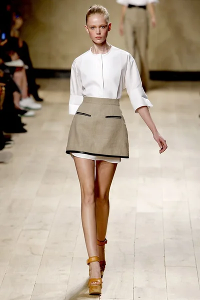 Look 3